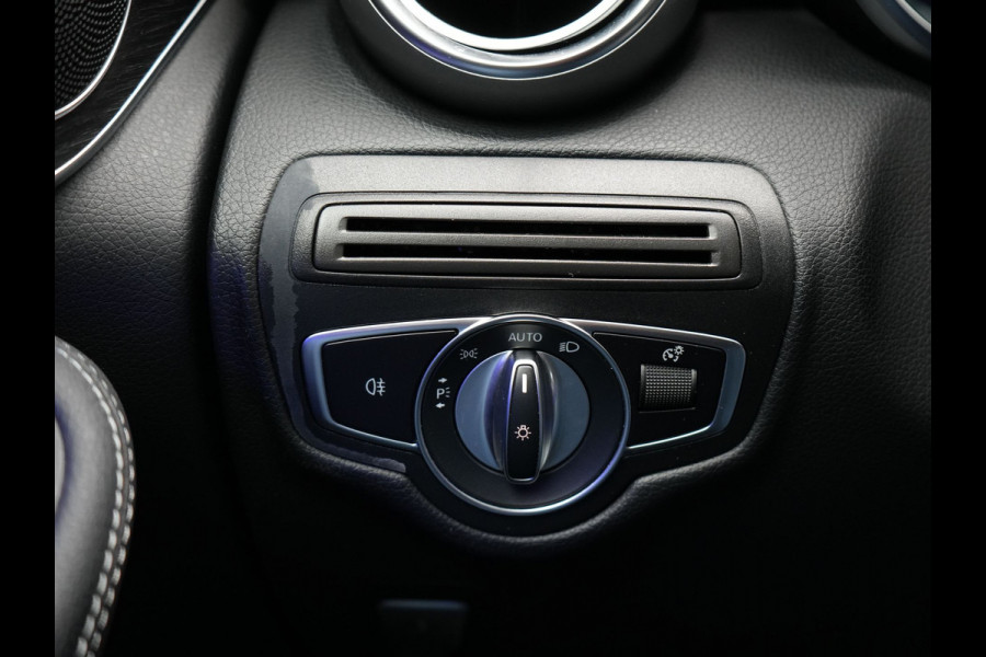 Mercedes-Benz GLC 300e 4MATIC AMG Plug In Hybrid 320pk PHEV | Apple Carplay |  Alcantara Sportstoelen | Sfeerverlichting | Virtual Cockpit | 19"L.M | Night Pakket |