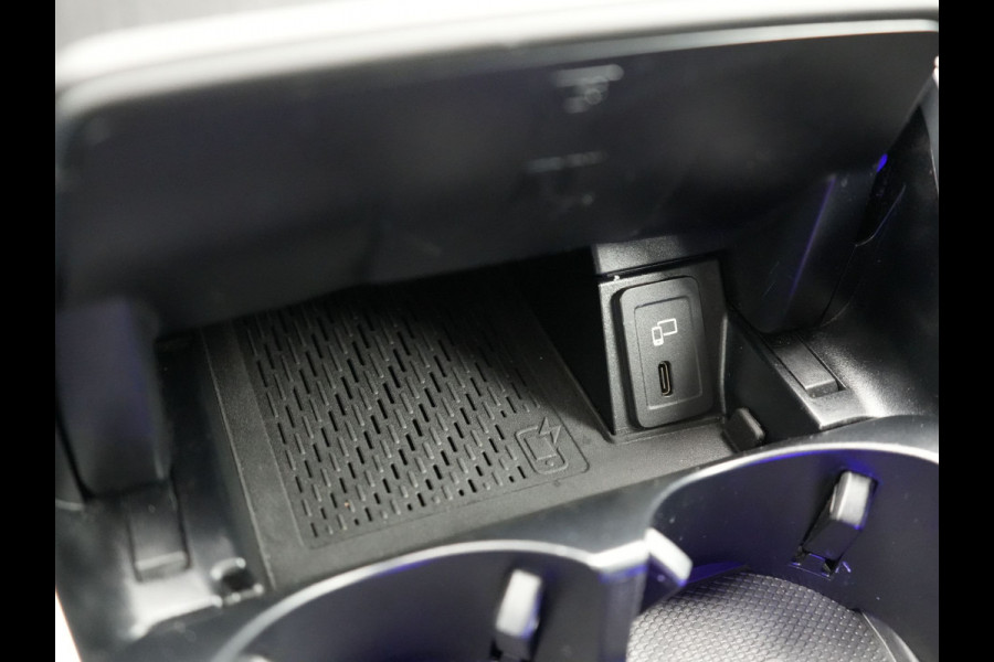 Mercedes-Benz GLC 300e 4MATIC AMG Plug In Hybrid 320pk PHEV | Apple Carplay |  Alcantara Sportstoelen | Sfeerverlichting | Virtual Cockpit | 19"L.M | Night Pakket |