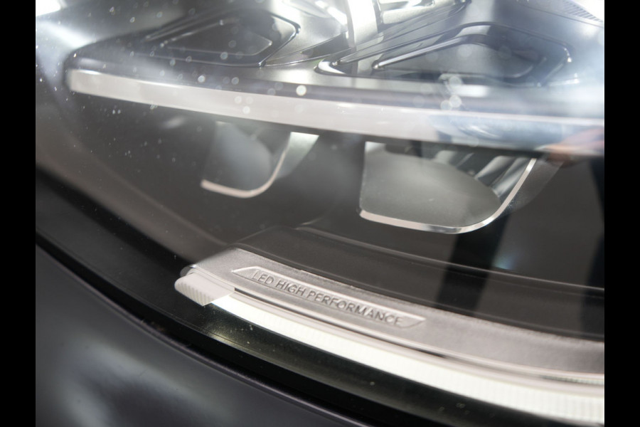Mercedes-Benz GLC 300e 4MATIC AMG Plug In Hybrid 320pk PHEV | Apple Carplay |  Alcantara Sportstoelen | Sfeerverlichting | Virtual Cockpit | 19"L.M | Night Pakket |