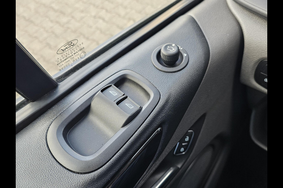 Ford Transit Custom 300 2.0 TDCI L2H1 Limited DC Automaat | Dubbele Cabine | 5-persoons | Adaptive cruise control | Camera | Navigatie