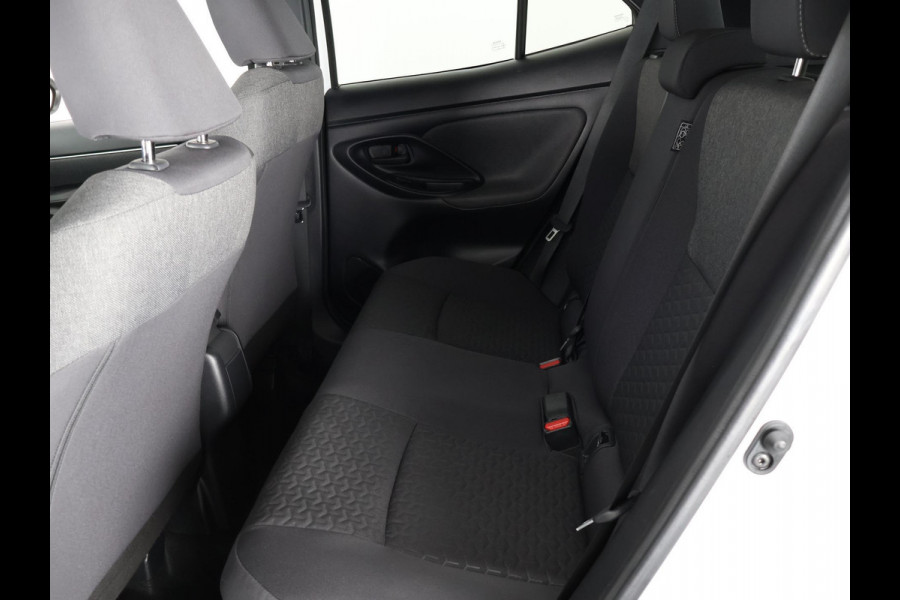 Toyota Yaris Cross 1.5 HYBRIDE DYNAMIC LUXERY AWD BI-TONE BLIND SPOT . NAVI.CAMERA. PDC V+A. GARANTIE TOT 5-2032