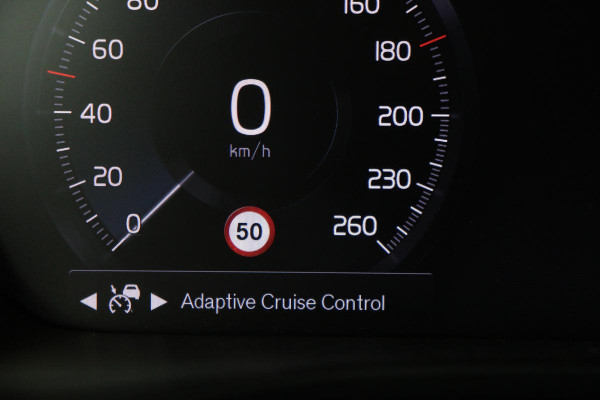 Volvo XC40 1.5 T3 Business Pro | Stoel & stuurverwarming | Trekhaak | Adaptive cruise | Camera | Carplay | Keyless | Full LED