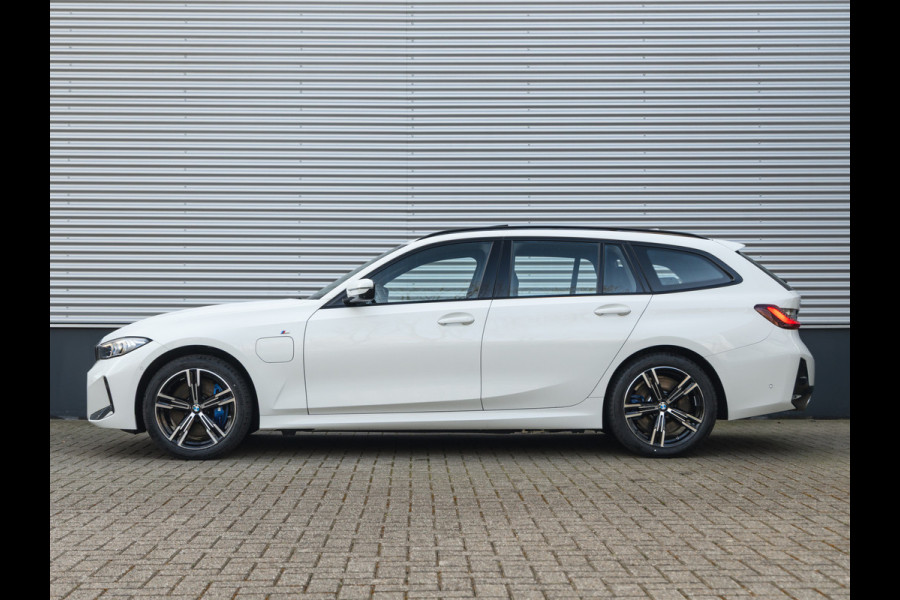 BMW 3 Serie Touring 330e xDrive M-Sport - LCI 2 - Grote Range - Pano - Trekhaak - Harman Kardon