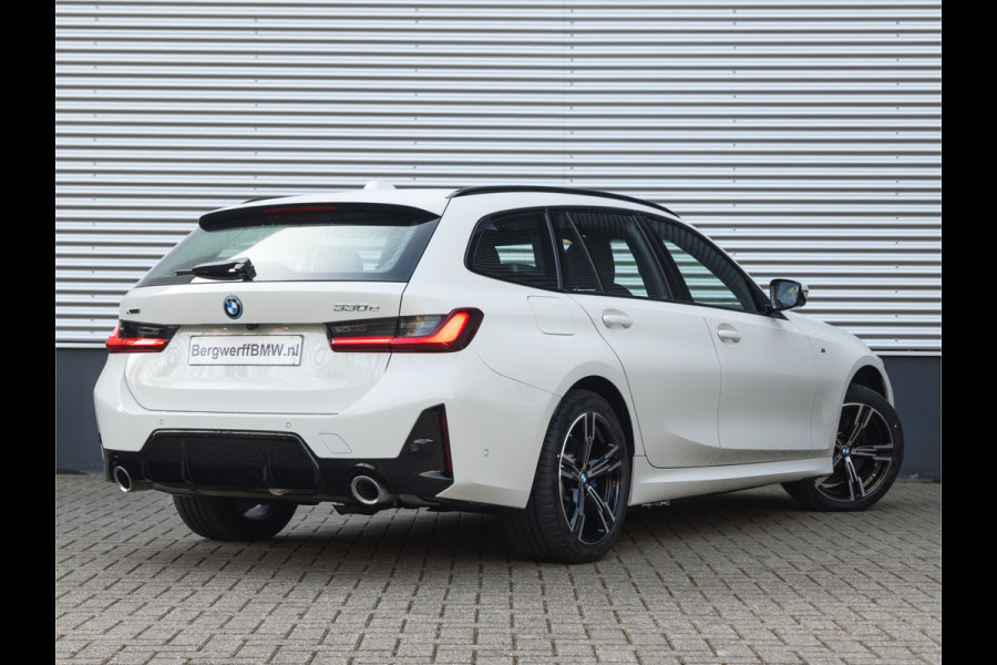 BMW 3 Serie Touring 330e xDrive M-Sport - LCI 2 - Grote Range - Pano - Trekhaak - Harman Kardon