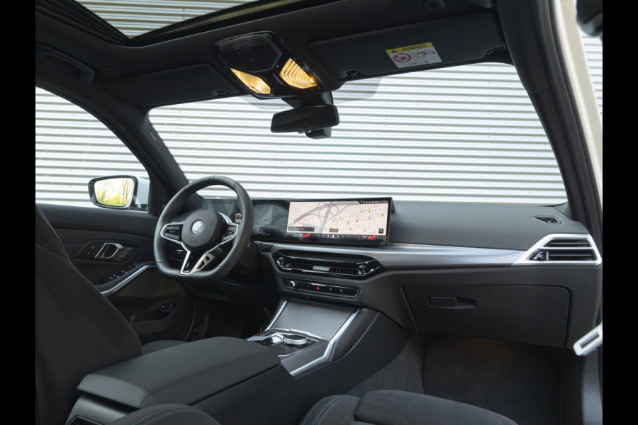 BMW 3 Serie Touring 330e xDrive M-Sport - LCI 2 - Grote Range - Pano - Trekhaak - Harman Kardon