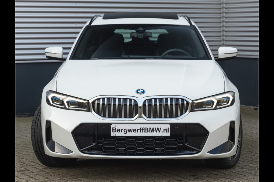 BMW 3 Serie Touring 330e xDrive M-Sport - LCI 2 - Grote Range - Pano - Trekhaak - Harman Kardon