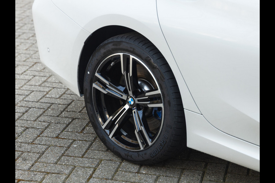 BMW 3 Serie Touring 330e xDrive M-Sport - LCI 2 - Grote Range - Pano - Trekhaak - Harman Kardon