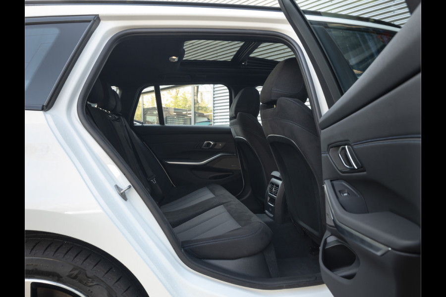 BMW 3 Serie Touring 330e xDrive M-Sport - LCI 2 - Grote Range - Pano - Trekhaak - Harman Kardon