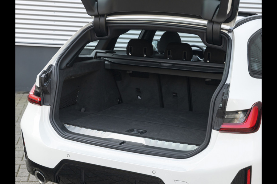 BMW 3 Serie Touring 330e xDrive M-Sport - LCI 2 - Grote Range - Pano - Trekhaak - Harman Kardon