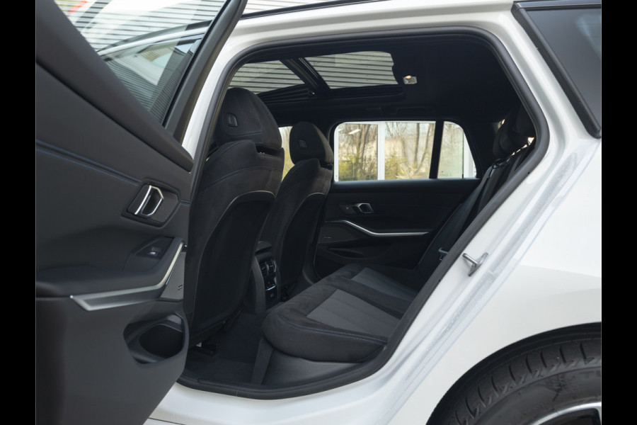 BMW 3 Serie Touring 330e xDrive M-Sport - LCI 2 - Grote Range - Pano - Trekhaak - Harman Kardon