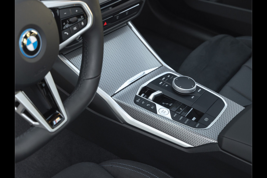 BMW 3 Serie Touring 330e xDrive M-Sport - LCI 2 - Grote Range - Pano - Trekhaak - Harman Kardon