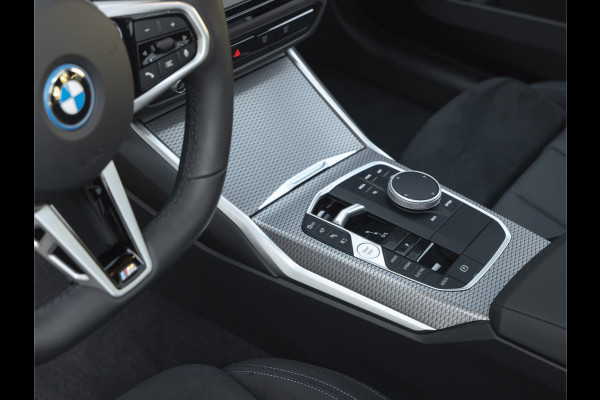 BMW 3 Serie Touring 330e xDrive M-Sport - LCI 2 - Grote Range - Pano - Trekhaak - Harman Kardon