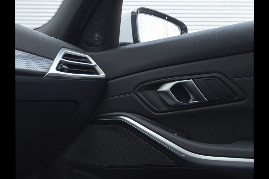 BMW 3 Serie Touring 330e xDrive M-Sport - LCI 2 - Grote Range - Pano - Trekhaak - Harman Kardon