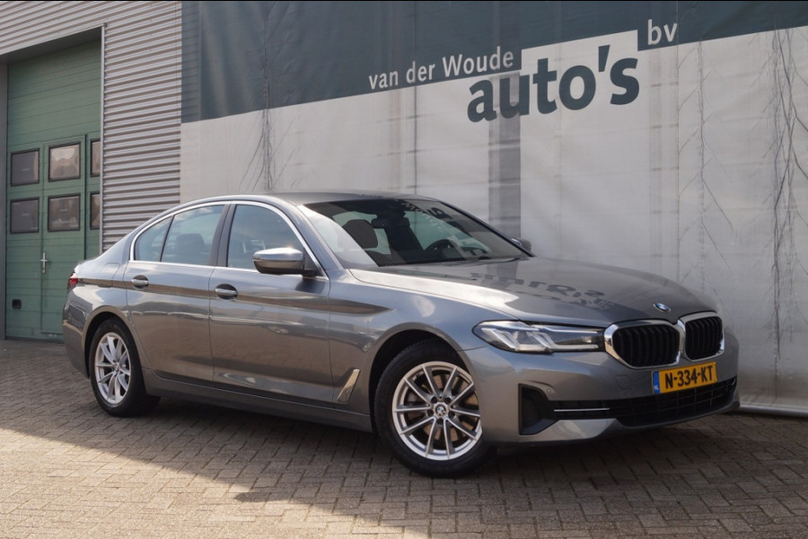BMW 5 Serie 520i 184pk Automaat Business Edition Plus -LEER-NAVI-