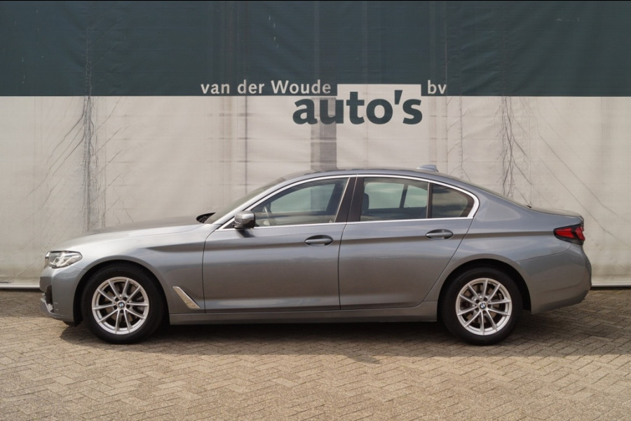BMW 5 Serie 520i 184pk Automaat Business Edition Plus -LEER-NAVI-