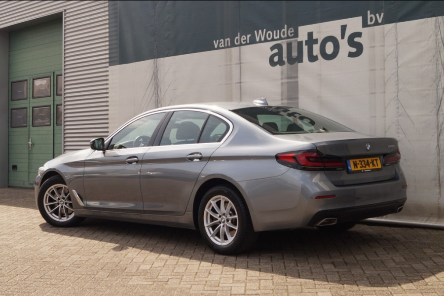 BMW 5 Serie 520i 184pk Automaat Business Edition Plus -LEER-NAVI-