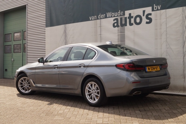 BMW 5 Serie 520i 184pk Automaat Business Edition Plus -LEER-NAVI-