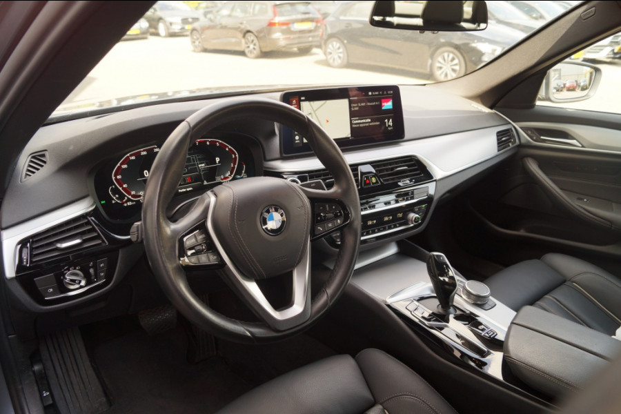 BMW 5 Serie 520i 184pk Automaat Business Edition Plus -LEER-NAVI-