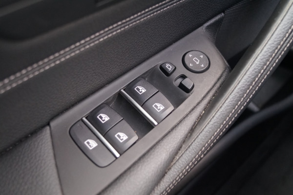 BMW 5 Serie 520i 184pk Automaat Business Edition Plus -LEER-NAVI-
