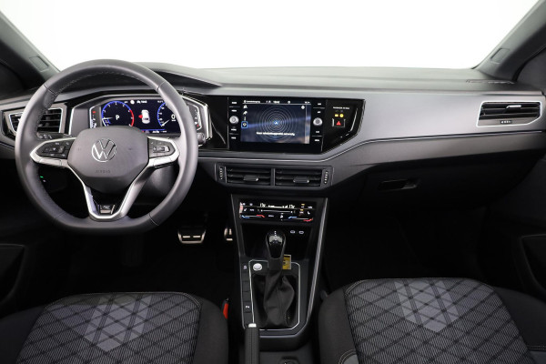 Volkswagen Taigo 1.0 TSI R-Line Edition 116 PK | Automaat (DSG) | Panoramadak | Black style pakket | Camera | Keyless entry | Led matrix