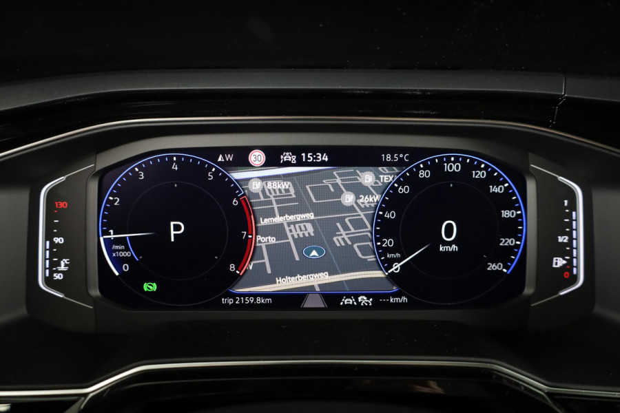 Volkswagen Taigo 1.0 TSI R-Line Edition 116 PK | Automaat (DSG) | Panoramadak | Black style pakket | Camera | Keyless entry | Led matrix