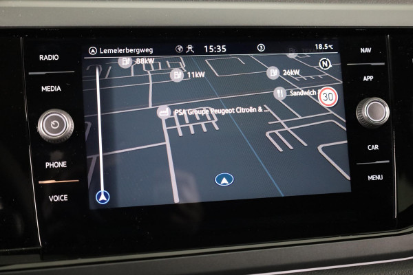 Volkswagen Taigo 1.0 TSI R-Line Edition 116 PK | Automaat (DSG) | Panoramadak | Black style pakket | Camera | Keyless entry | Led matrix