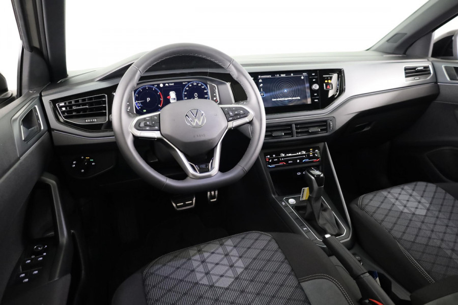 Volkswagen Taigo 1.0 TSI R-Line Edition 116 PK | Automaat (DSG) | Panoramadak | Black style pakket | Camera | Keyless entry | Led matrix