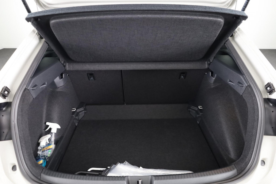 Volkswagen Taigo 1.0 TSI R-Line Edition 116 PK | Automaat (DSG) | Panoramadak | Black style pakket | Camera | Keyless entry | Led matrix