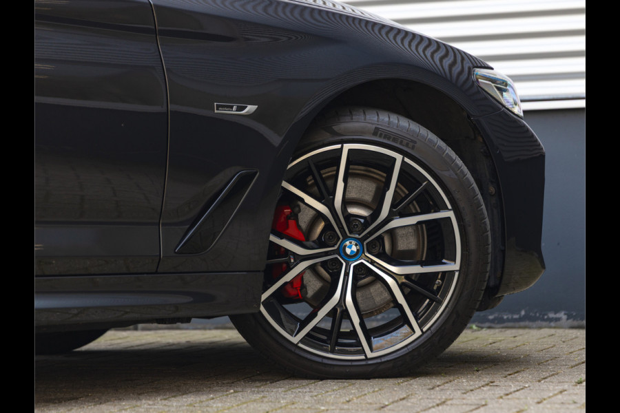 BMW 5 Serie Touring 530e M-Sport - Harman Kardon - Driving Ass Prof - 2x TV - Trekhaak - Head-Up