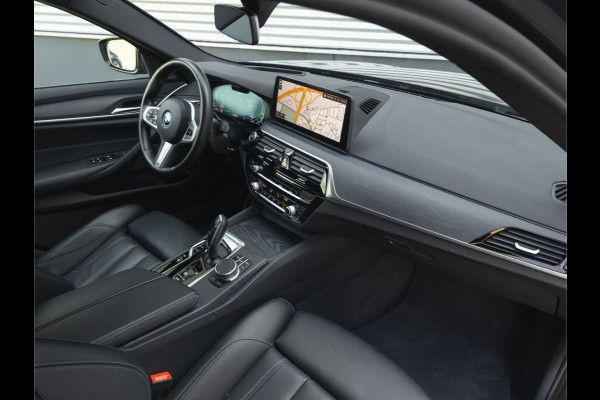 BMW 5 Serie Touring 530e M-Sport - Harman Kardon - Driving Ass Prof - 2x TV - Trekhaak - Head-Up