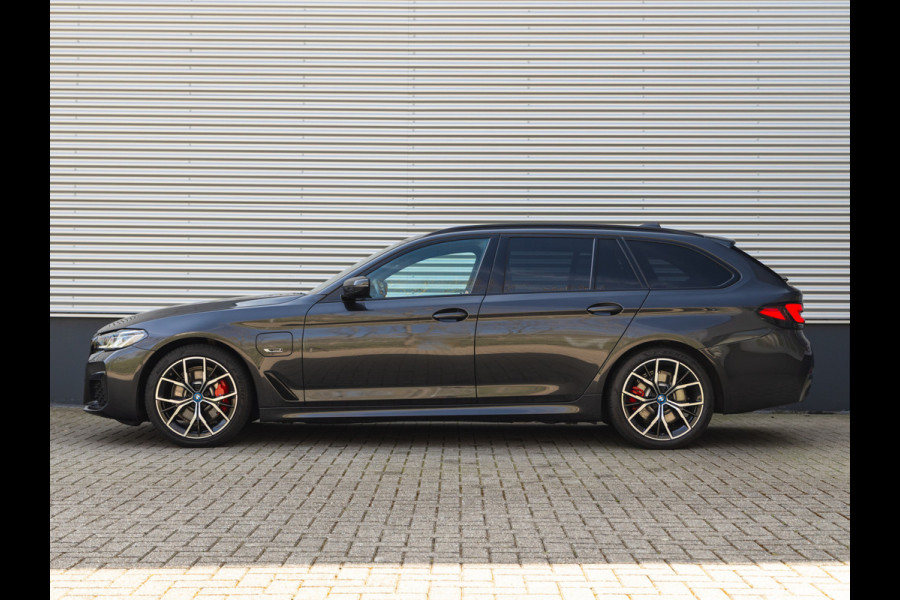 BMW 5 Serie Touring 530e M-Sport - Harman Kardon - Driving Ass Prof - 2x TV - Trekhaak - Head-Up