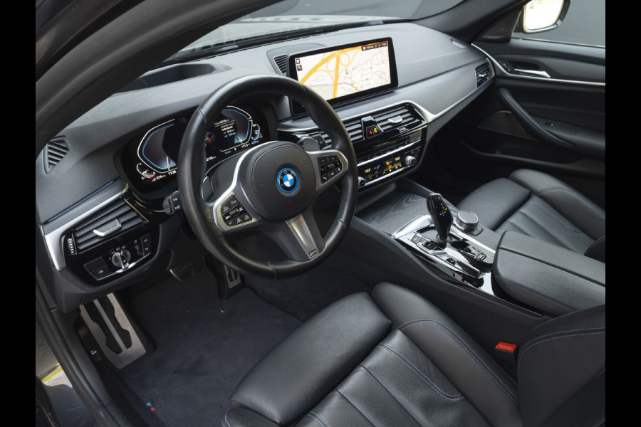 BMW 5 Serie Touring 530e M-Sport - Harman Kardon - Driving Ass Prof - 2x TV - Trekhaak - Head-Up
