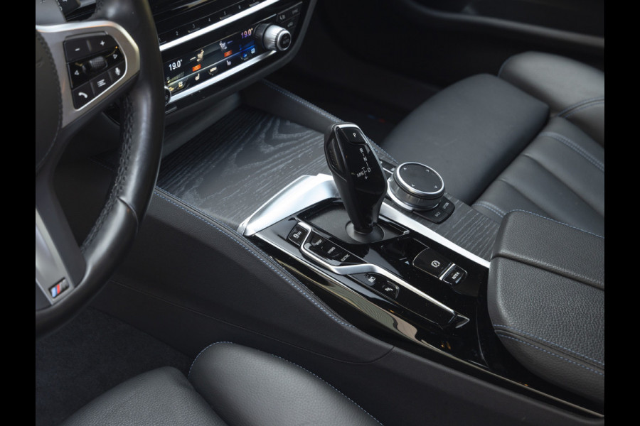 BMW 5 Serie Touring 530e M-Sport - Harman Kardon - Driving Ass Prof - 2x TV - Trekhaak - Head-Up