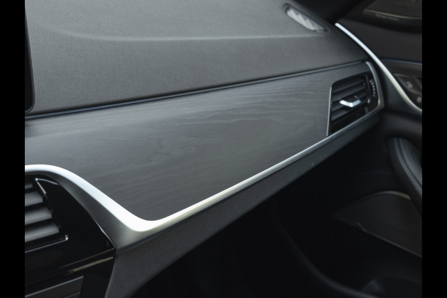 BMW 5 Serie Touring 530e M-Sport - Harman Kardon - Driving Ass Prof - 2x TV - Trekhaak - Head-Up