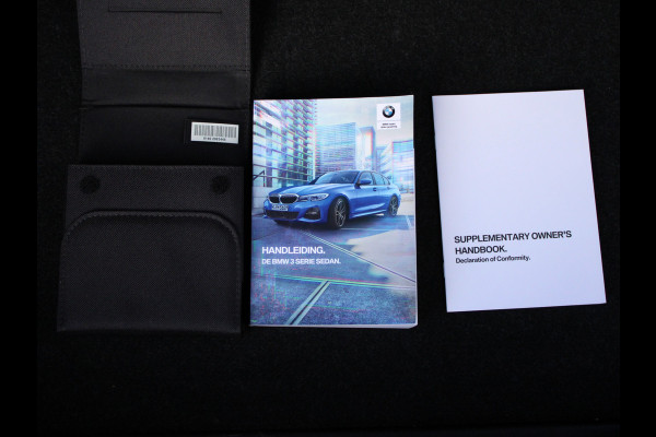 BMW 3-serie 320i Executive Edition NL AUTO | STOELVERW | CARPLAY |