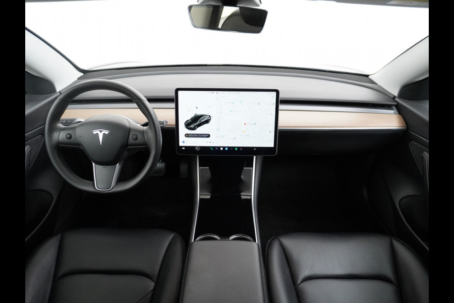 Tesla Model 3 2020! RWD SR+ 60kWh 325PK FSD-3 Computer AutoPilot Leder PanoDak Adaptive-Cruise Lmv 18" Camera's Elektr.-Stuur+Stoelen+Spiegels Navi LED Comfortstoelen ACC DAB Voorverwarmen interieur via App Keyless via Telefoonsleutel One-Pedal-Drive Origineel Nederlandse auto tot 11kw laden thuis! Garantie Accu+Motor tot 26-06-2028/160.000km 1.584kg licht!