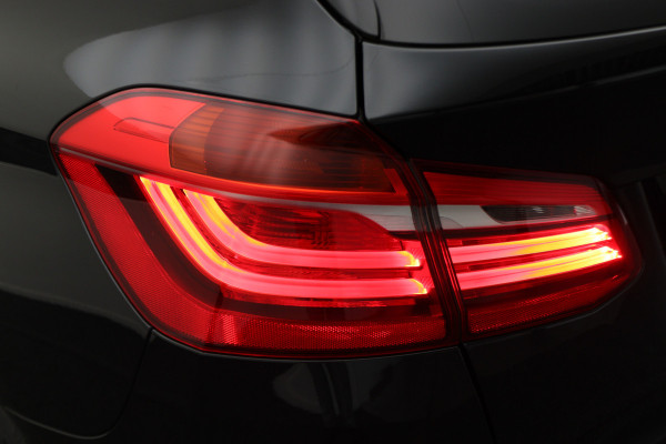 BMW 2 Serie Active Tourer 218i Corporate Lease High Executive Leer, Head-Up, Cruise, Climate, Navigatie, Bluetooth, LED, PDC, 17''