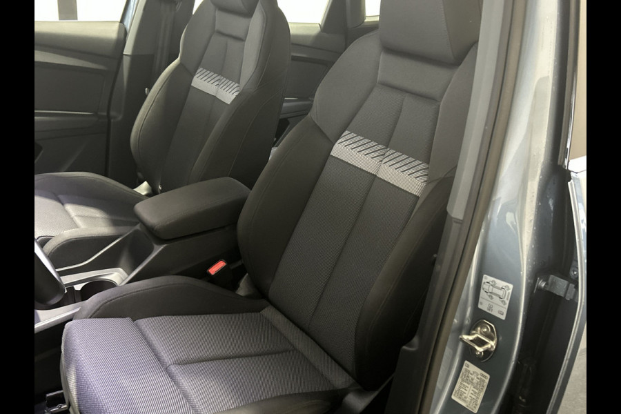 Audi Q4 Sportback e-tron 40 Advanced edition 77 kWh | Navigatie | Sportstoelen | Verwarmde voorstoelen | Parkeersensor achter | Soh (batterijcheck) 100 %