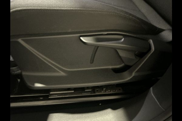 Audi Q4 Sportback e-tron 40 Advanced edition 77 kWh | Navigatie | Sportstoelen | Verwarmde voorstoelen | Parkeersensor achter | Soh (batterijcheck) 100 %