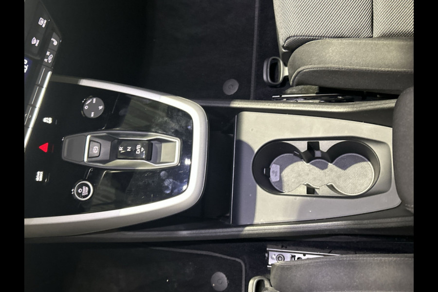 Audi Q4 Sportback e-tron 40 Advanced edition 77 kWh | Navigatie | Sportstoelen | Verwarmde voorstoelen | Parkeersensor achter | Soh (batterijcheck) 100 %