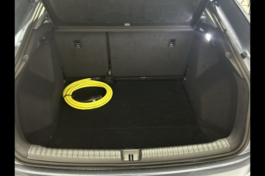 Audi Q4 Sportback e-tron 40 Advanced edition 77 kWh | Navigatie | Sportstoelen | Verwarmde voorstoelen | Parkeersensor achter | Soh (batterijcheck) 100 %