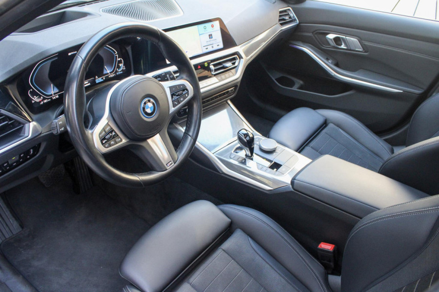 BMW 3 Serie Touring 330E XDRIVE TOURING | Pano | Camera |HUD