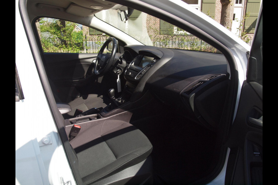 Ford FOCUS Wagon 1.0 Lease Edition | Nieuwe koppeling | Apple Carplay | Cruise Control | Parkeersensoren |