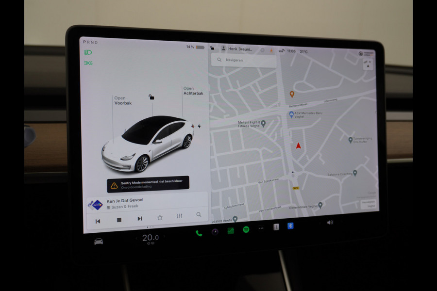 Tesla Model 3 RWD SR+ 60kWh 325PK 19" FSD-3 Computer AutoPilot Leder PanoDak Adaptive cruise Camera's Elektr.-Stuur+Stoelen+Bank+Spiegels+Gehe Navi LED Comfortstoelen ACC DAB Voorverwarmen interieur via App Keyless via Telefoonsleutel One-Pedal-Drive Origineel Nederlandse auto tot 11kw laden thuis ! Garantie Accu+Motor tot 30-12-2027/160.000km 1.584kg licht!