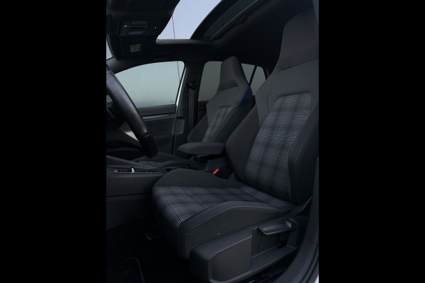 Volkswagen Golf 1.4 eHybrid GTE 245pk FULL PANO HUD CAMERA NAVI SFEER IQ LIGHT