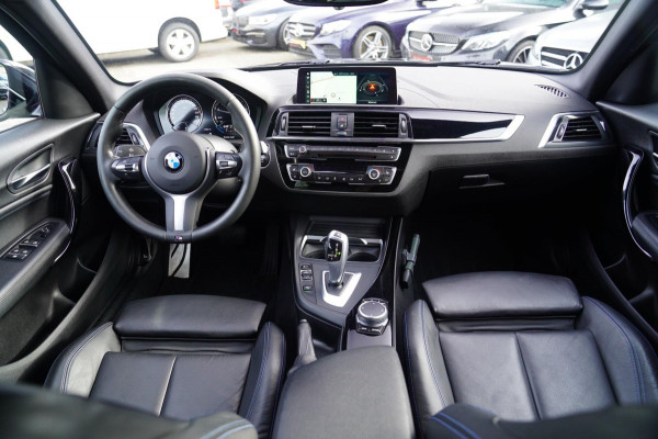 BMW 1-serie 118i High Executive | M-pakket | Facelift | Cruise control | 100% onderhouden | Shadowline | Stoelverwarming | DAB |