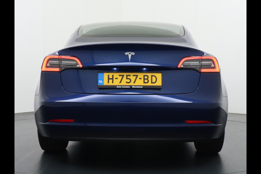 Tesla Model 3 Long Range 75kWh 463PK 18" FSD-Full Self Driving Computer-3 Premium Audio 4wd AutoPilot Panoramadak Camera's Leer Adaptive-Cruis Stoel en achterbank verwarming Electr.Stoelen+Memory+Easy-Entry WiFi Origineel Nederlandse auto Grootste accu Tot 16,5kwh thuis laden. Accu/Motor Garantie tot 30-12-2027 max 192.000km