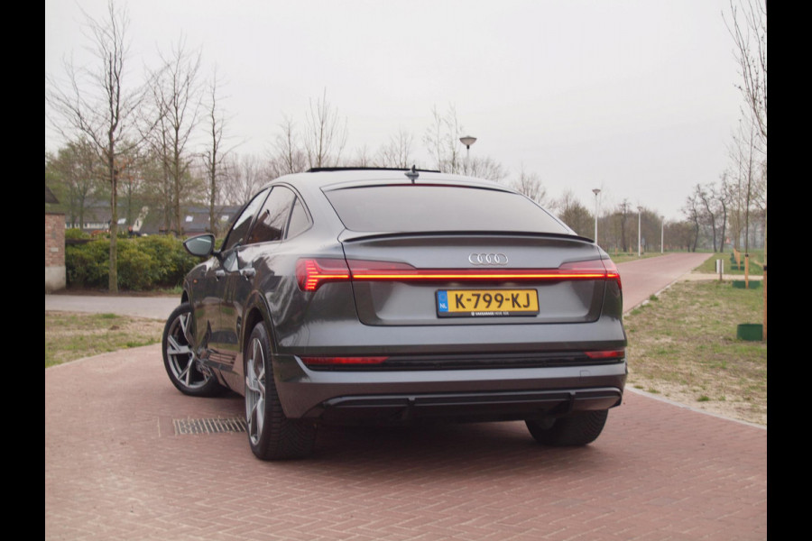 Audi e-tron Sportback 55 quattro S edition 95 kWh | Panoramadak | Camera | Apple Carplay | Cruise Control |