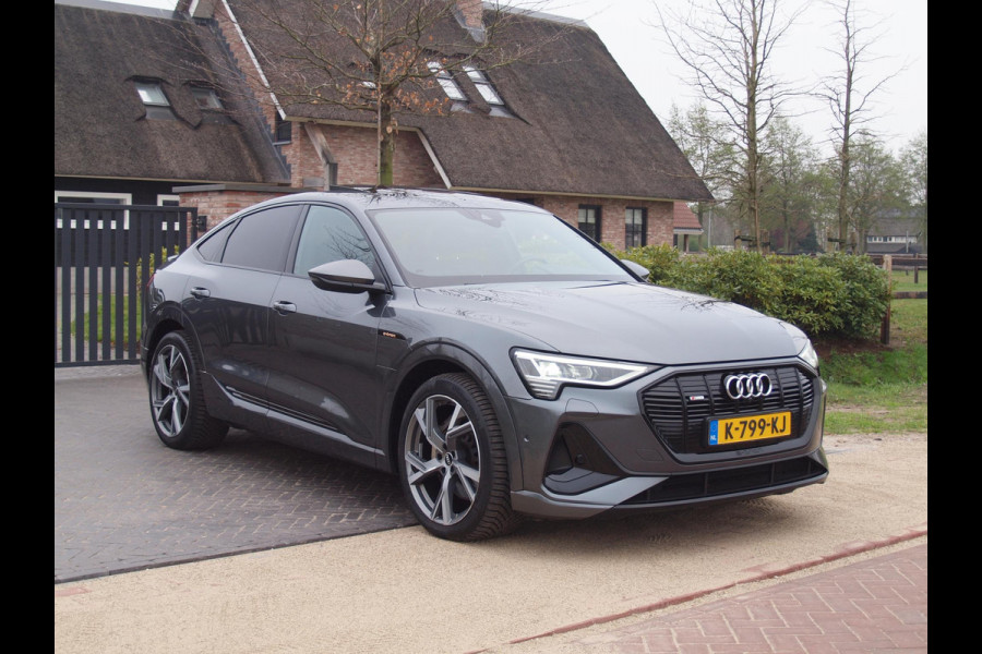 Audi e-tron Sportback 55 quattro S edition 95 kWh | Panoramadak | Camera | Apple Carplay | Cruise Control |