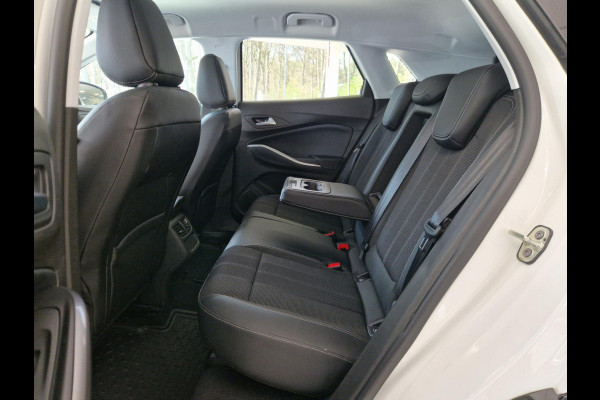 Opel Grandland 1.2 Turbo GS Line | AUTOMAAT | Black Pack | 2 x AGR stoel | LED | Camera | Park Pilot | Stoel & stuurverwarming |